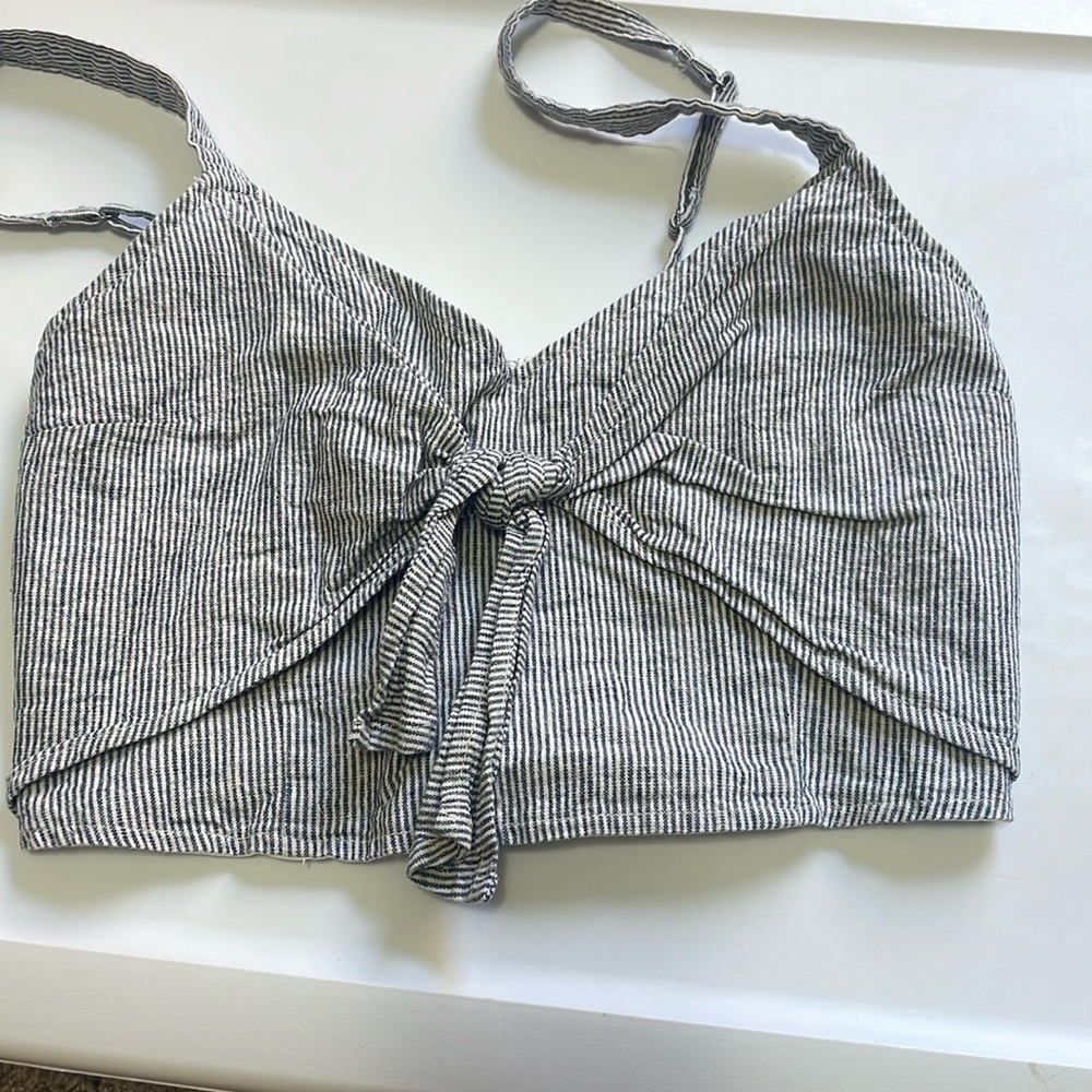 Abercrombie and Fitch tie-front crop top